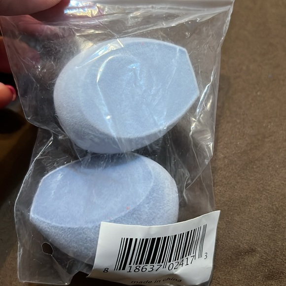 NWOT Cosmetic Sponges—Set of 2 - Picture 2 of 3